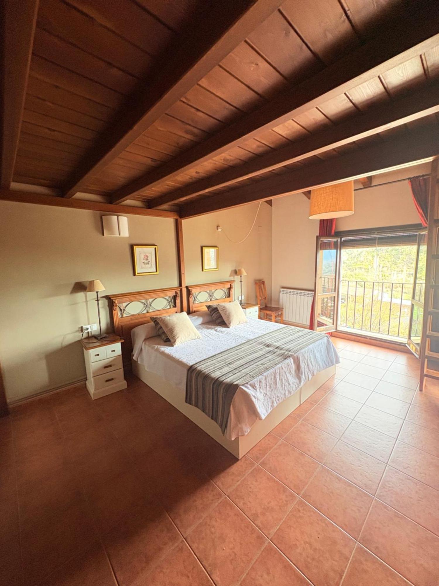 Hotel Guara Inluka Лас-Альмуниас Номер фото
