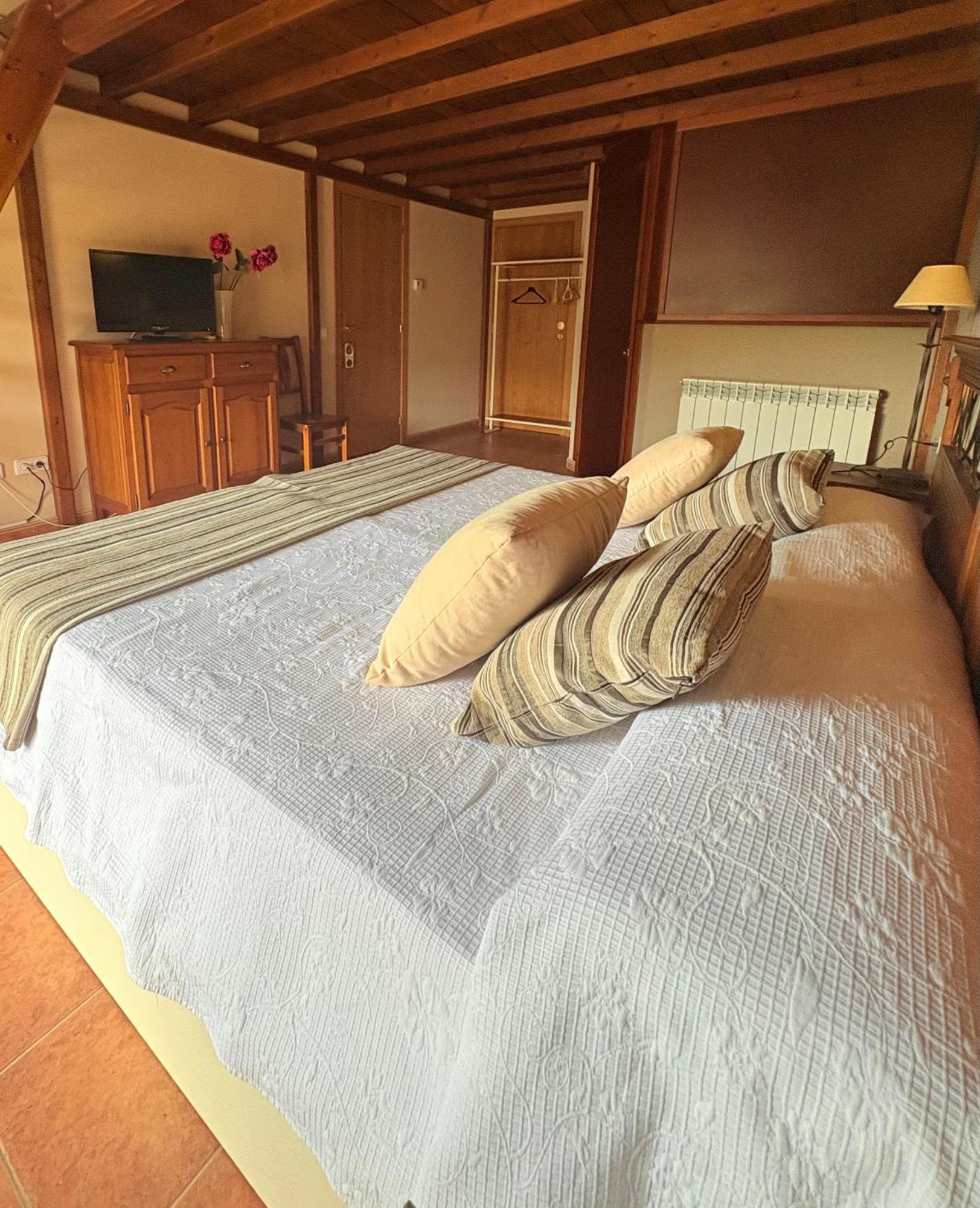Hotel Guara Inluka Лас-Альмуниас Экстерьер фото