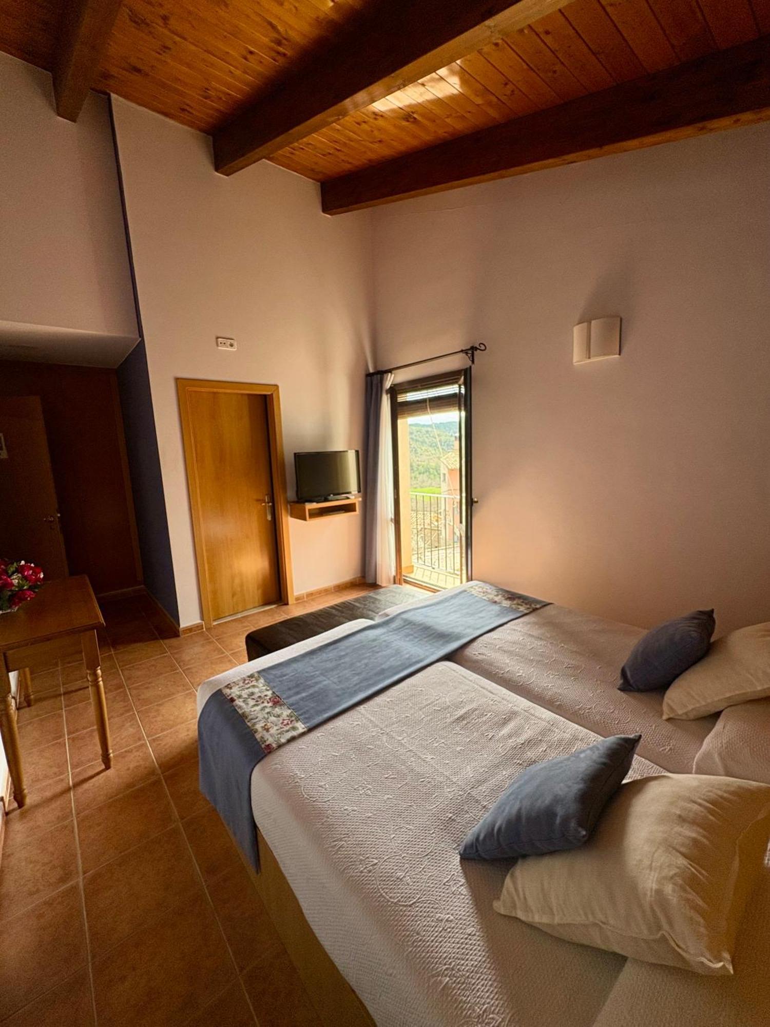 Hotel Guara Inluka Лас-Альмуниас Номер фото