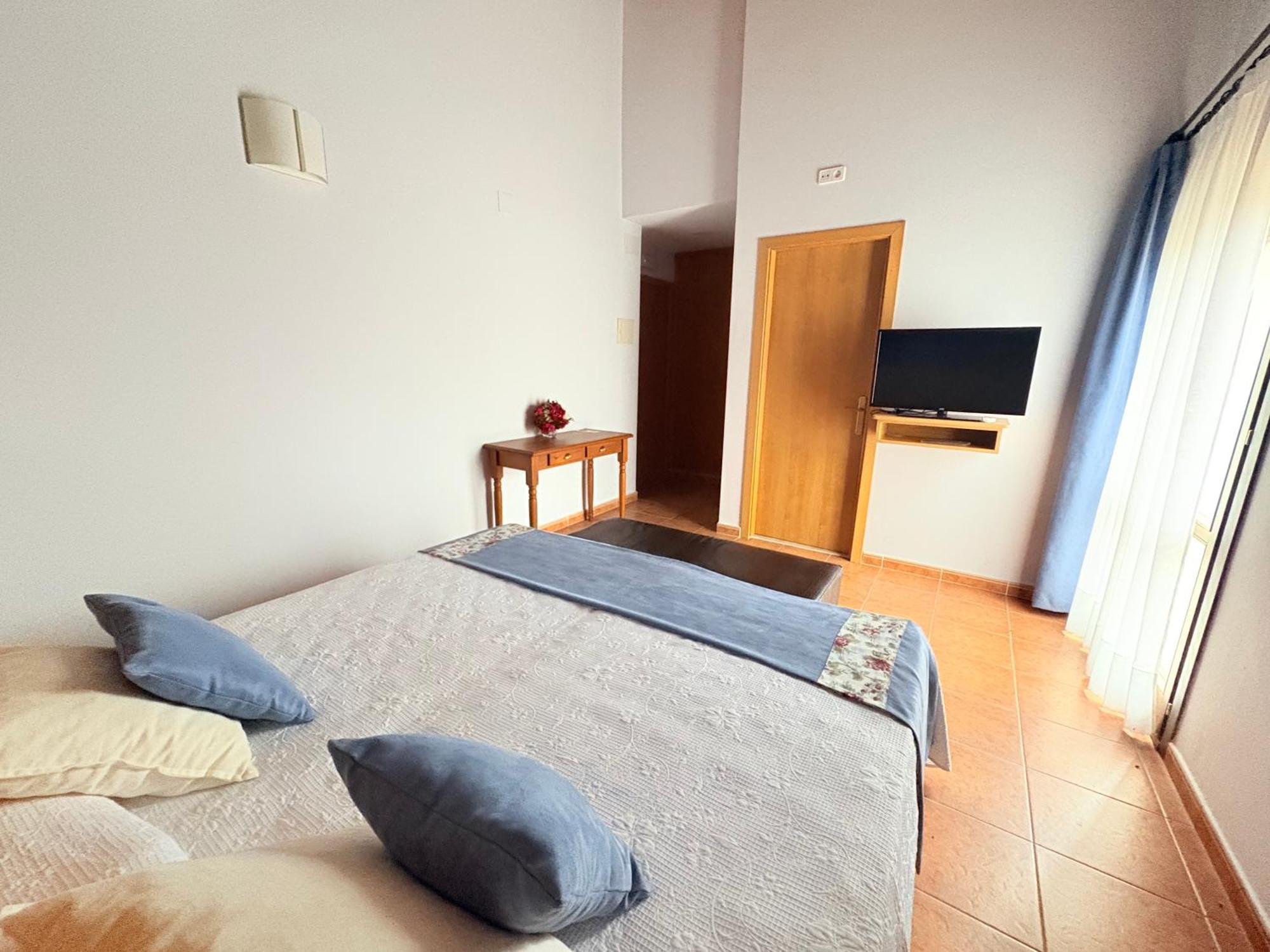 Hotel Guara Inluka Лас-Альмуниас Номер фото