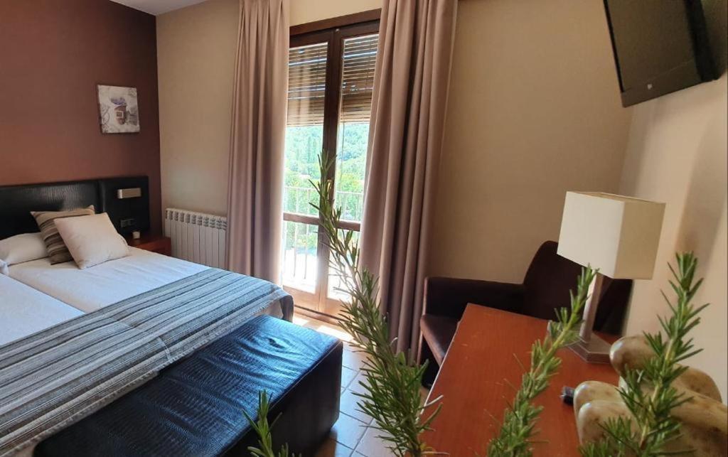 Hotel Guara Inluka Лас-Альмуниас Номер фото
