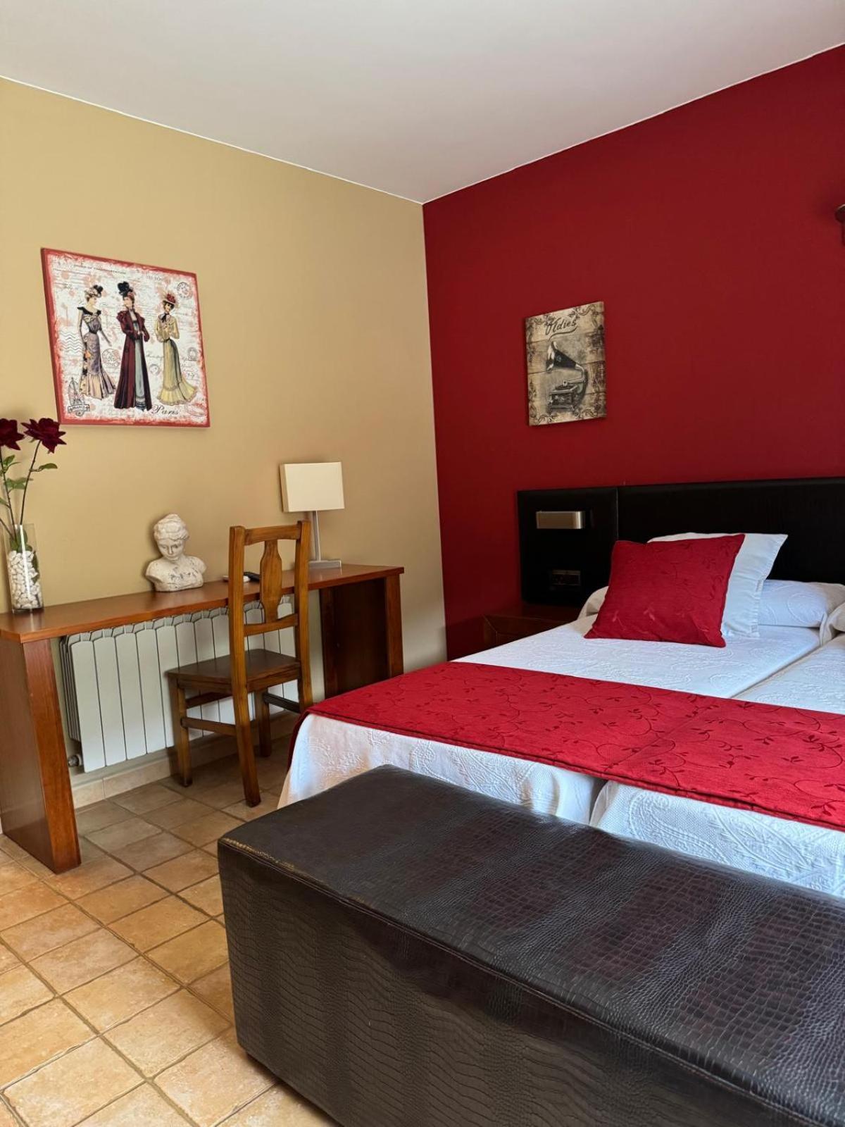 Hotel Guara Inluka Лас-Альмуниас Номер фото