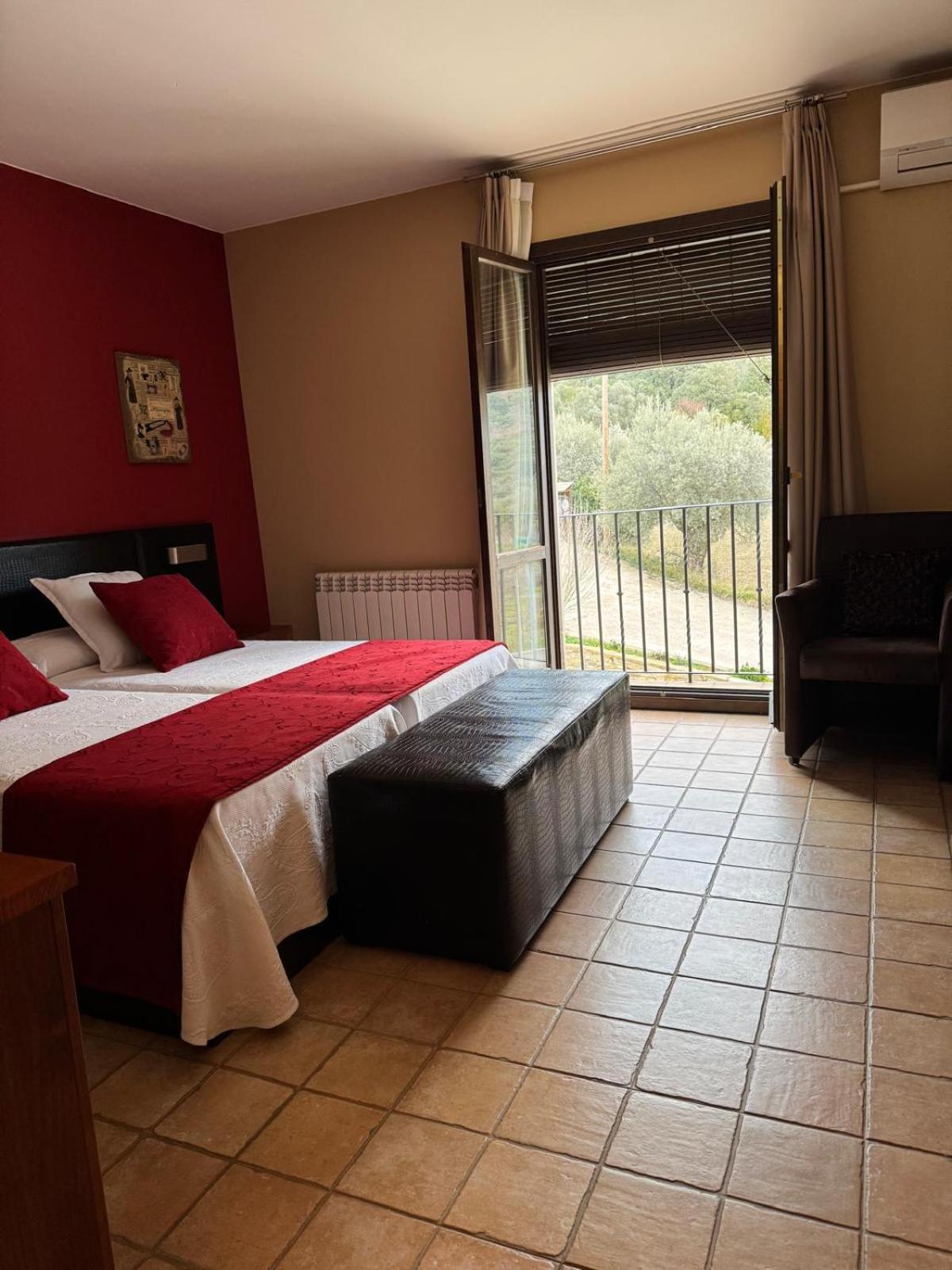 Hotel Guara Inluka Лас-Альмуниас Номер фото