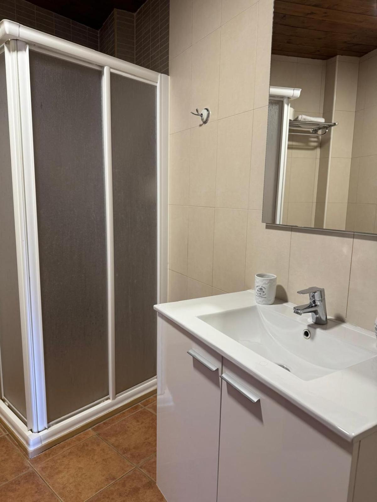 Hotel Guara Inluka Лас-Альмуниас Номер фото